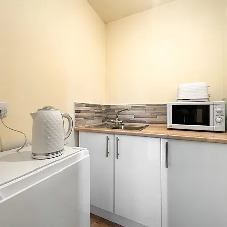 Denelea 1 - Uk49952 * Scarborough